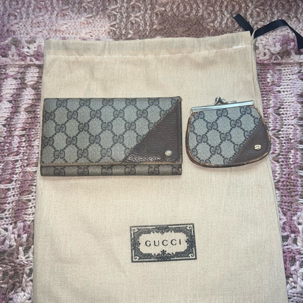Authentic vintage Gucci wallet and coin purse
